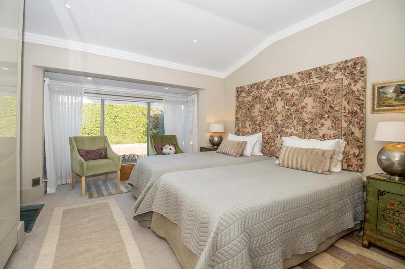 4 Bedroom Property for Sale in Constantia Western Cape